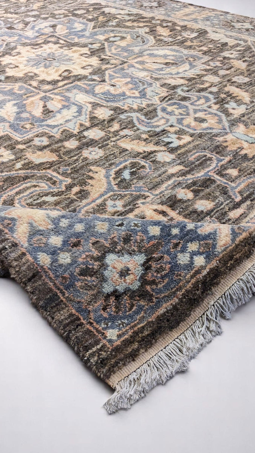 Wrealm Hand Knotted Rug - 314 x 247 cm-3
