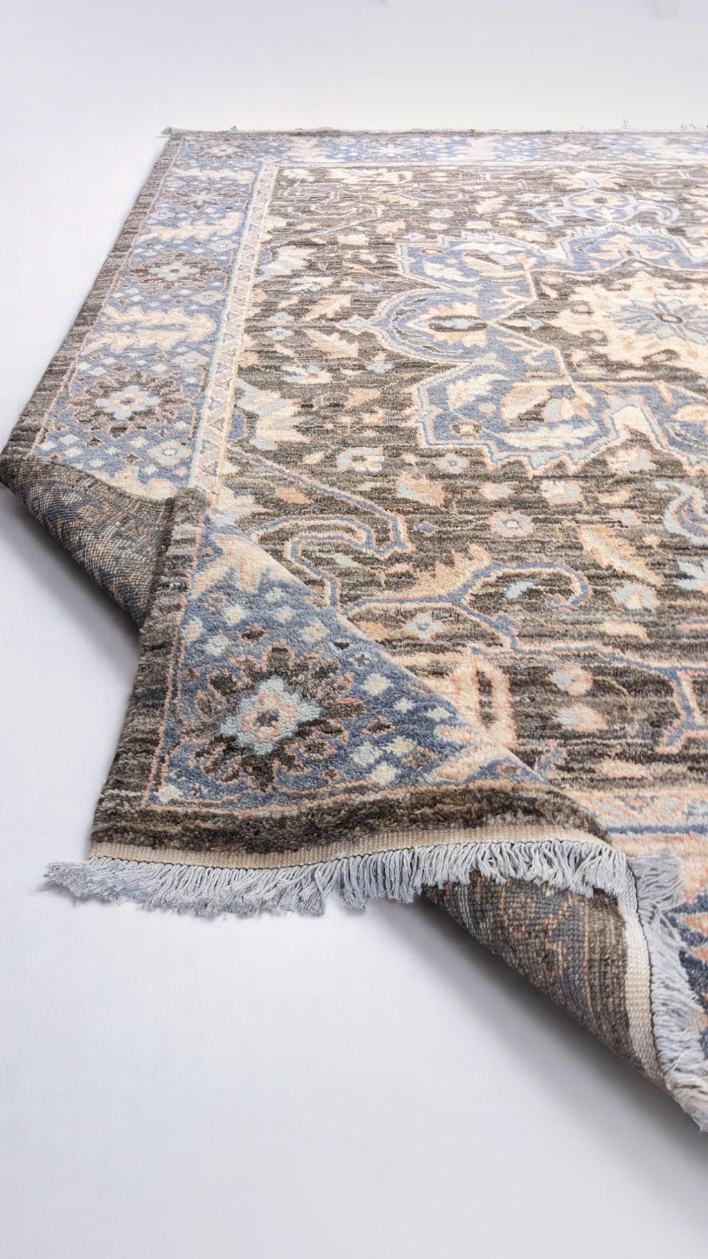Wrealm Hand Knotted Rug - 314 x 247 cm-4